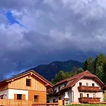 Nyaraló In Gemeinde Hermagor-pressegger Mit Terrasse- Grill Und Garten By Interhome