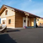 Nyaraló In Gemeinde Hermagor-pressegger Mit Terrasse- Grill Und Garten By Interhome